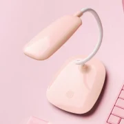 pink-laptop-lamplight